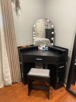 Córner Vanity With Stool