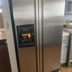 Kitchen aid side by side Refrigerator
