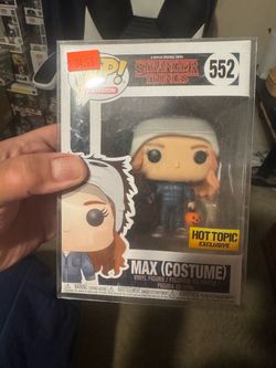 Funko Pop Stranger Things Max Costume 552 Hot Topic Excl w/ Protector