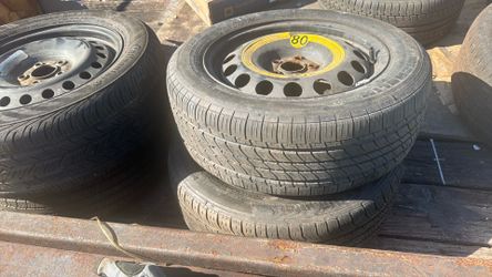 Set of 16 tires
