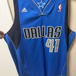 Vintage Dallas Mavericks Dirk Nowitzki #41 Jersey – Adidas Swingman (Men’s M) 