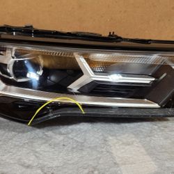 2020-2023 AUDI Q7 STANDARD W/LED HEADLAMP RIGHT SIDE - PASSENGER SIDE. COMPLETE OEM 4M0941012B