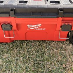 Milwaukee Packout Rolling Tool Box