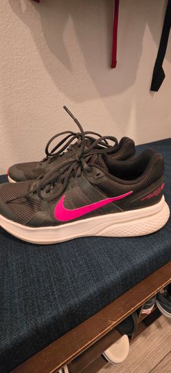 Womens nikes size 11