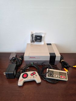 Nintendo Entertainment system NES with 2 controllers, brand new  HDMI Adaptor