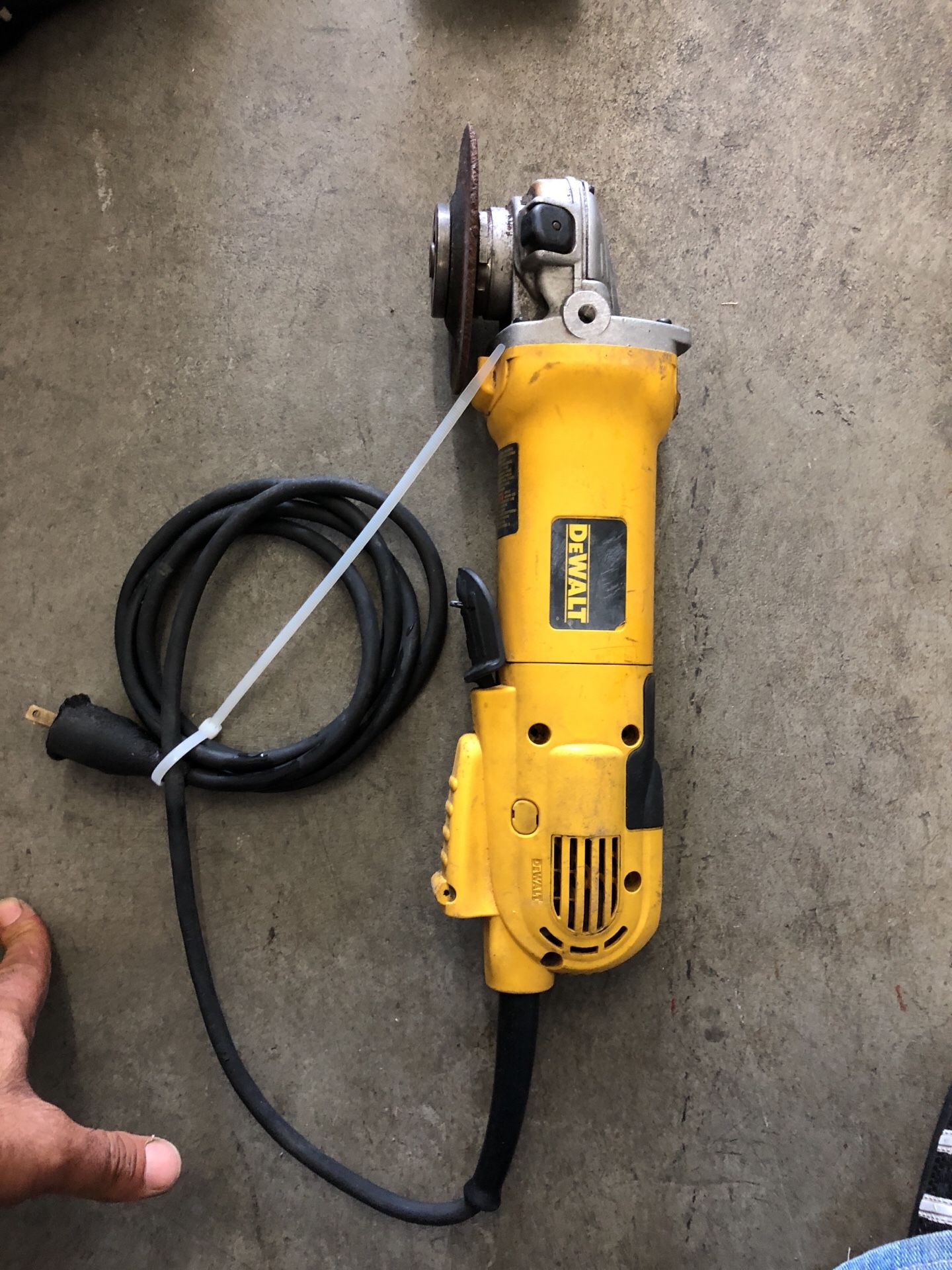 Dewalt D28114N