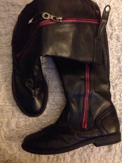 Girl boots sz 2
