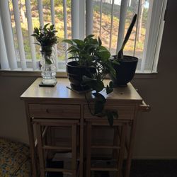 Wooden Convertible Kitchen Table & Stools