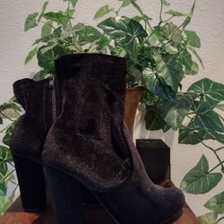 BLACK VELVET BOOTS