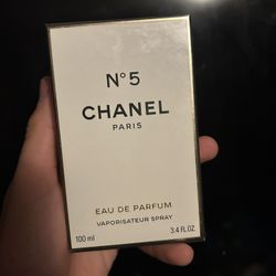 number 5 chanel perfume 