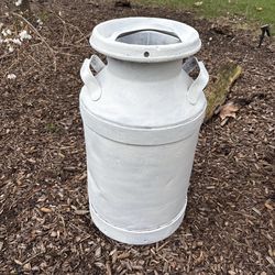 Antique Borden’s 10 gallon dairy milk carton rusty W/ fresh coat of white paint vintage farmhouse primitive decoration garden planter