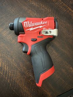 Milwaukee M12 Impact