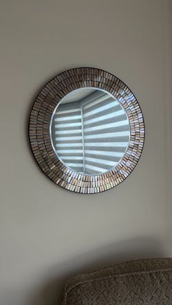 Wall mirror