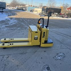 FOR SALE A 2018MITSUBISHI PALLET TRUCK. MODEL PWR40.27x96 PALLETS,24V GOOD USED https://offerup.com/redirect/?o=QkFUVEVSWS5JVA== IS IN GOOD WORKING CO