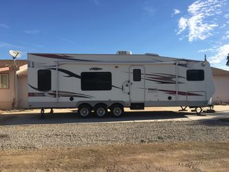 2009 Vortex 314FS Toy Hauler Trailer