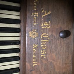Vintage Piano 