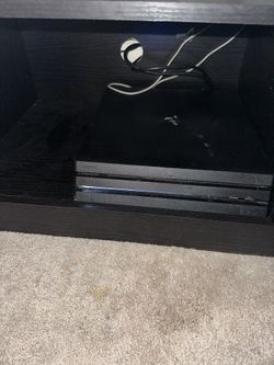 1tb Ps4 Pro With Controller And Cords 