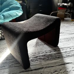 Modern Black Bench (ottoman) – Style, Comfort & Elegance for Your Home 