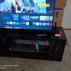 40inc Samsung Smart TV And Marble LED TV Stand 