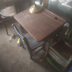 1940 Desk And Vanity W Chairs And Lamps