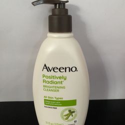 Aveeno Positively Radiant® BRIGHTENING CLEANSER