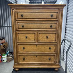 Tommy Bahama Wooden Dresser 