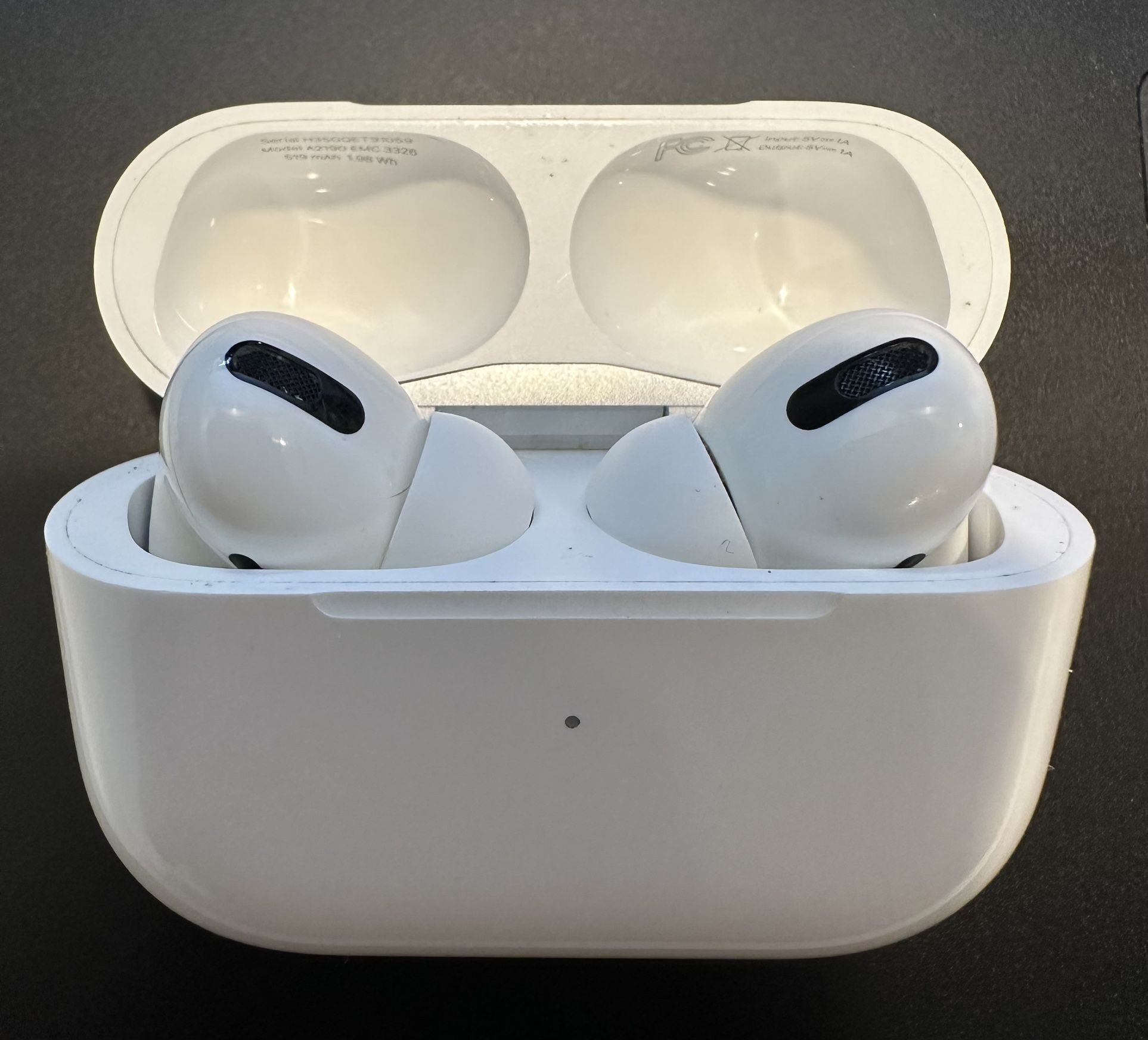 Apple AirPods Pro 1st Generation