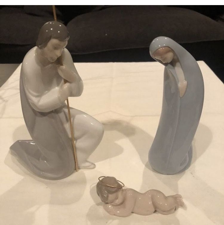 Lladro Set of (3) Holy Family Nativity Sculptures . Included are: #4533 Jesus, #4534 Joseph, and #4535 Mary. Glossy finish. These Beautiful Pieces sta