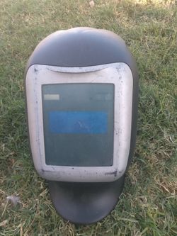 Welding helmet