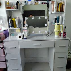 Very Nice Vanity. 