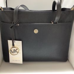 Gently Used Like New** Black Michael Kors Maisie Large Pebbled 3 In One Tote 