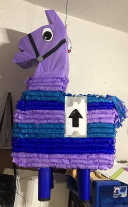 Llama fortnite pinata