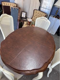Beautiful and in Great condition !!