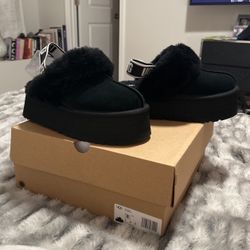 Ugg Slippers Size 8