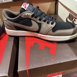 Jordan Retro “ BRED 4s “ Men’s SZ 10, 