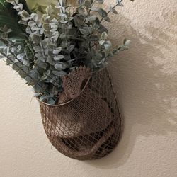 Farmhouse Hanging Metal Basket No Flowers 