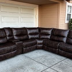 Gorgeous Leather Sectional Couch/Sofa with Recliners | FREE DELIVERY
