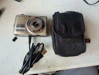 Nikon Coolpix L31 Digital Compact Camera Nikkor 5x Optical Zoom Lens & Bag Cord  Nikon Coolpix L31 Digital Compact Camera Nikkor Wide Lens - 5x Optica