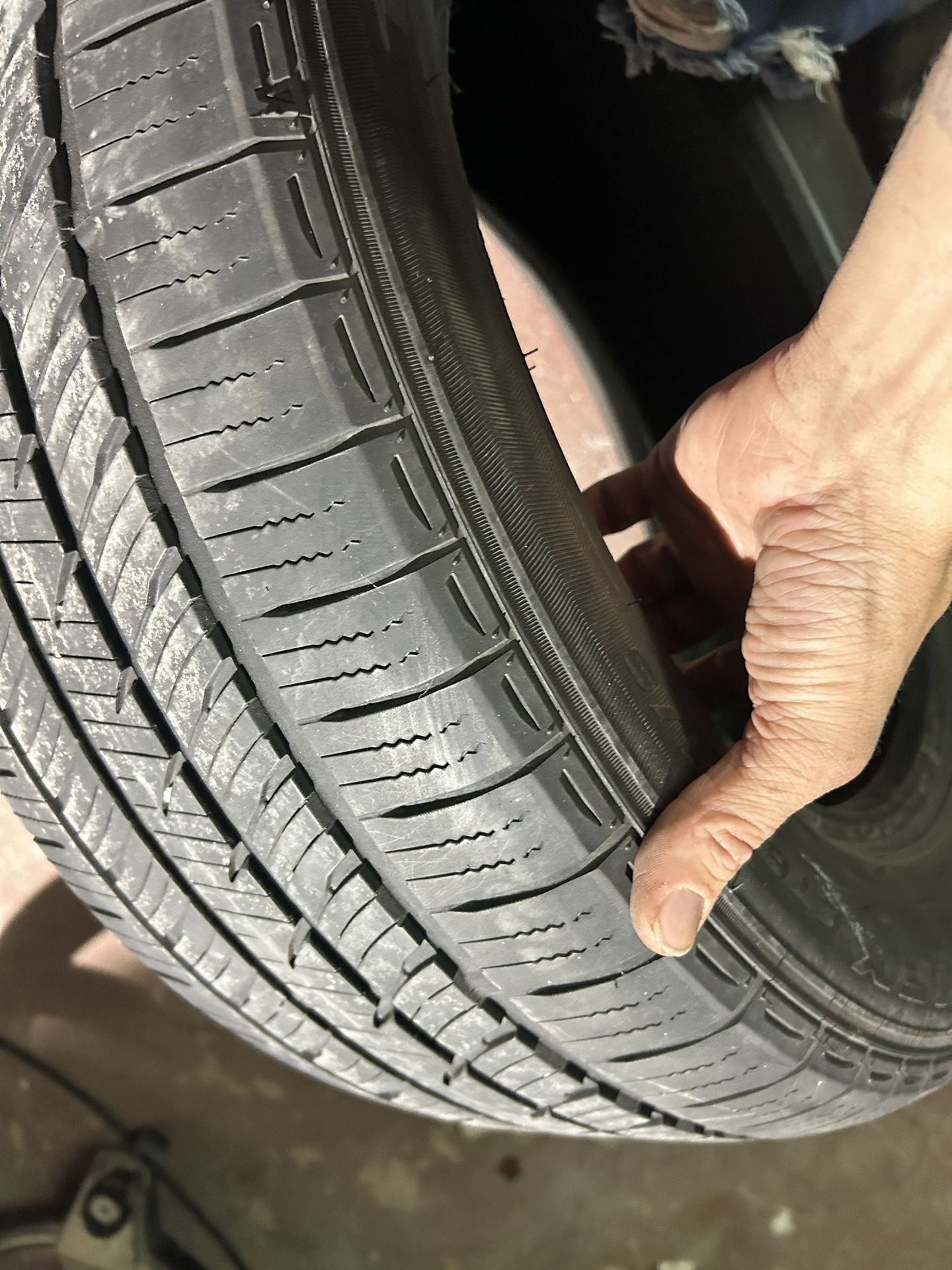2. 235/55r17 99c