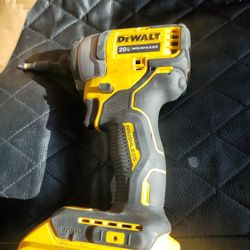 Impact De Walt Con Pila Casi Nuevo