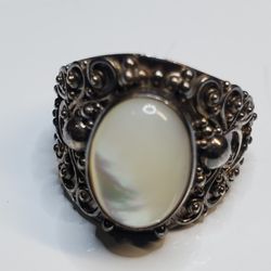 Vintage/Estate Mother of Pearl Engraved Design, Size 7.5, Like New 