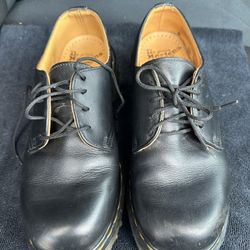 Doc Martens Women’s Size 6