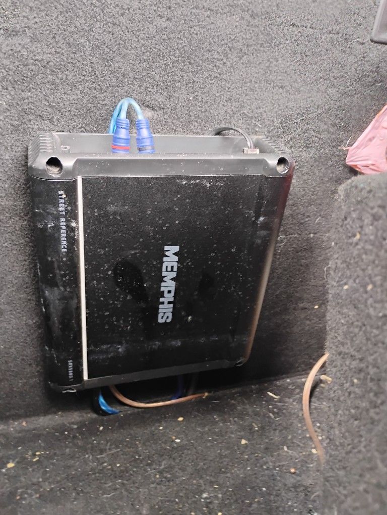 Amp & Sub- Priced To Sell!!