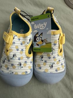 Bluey Water Shoes Size 9/10