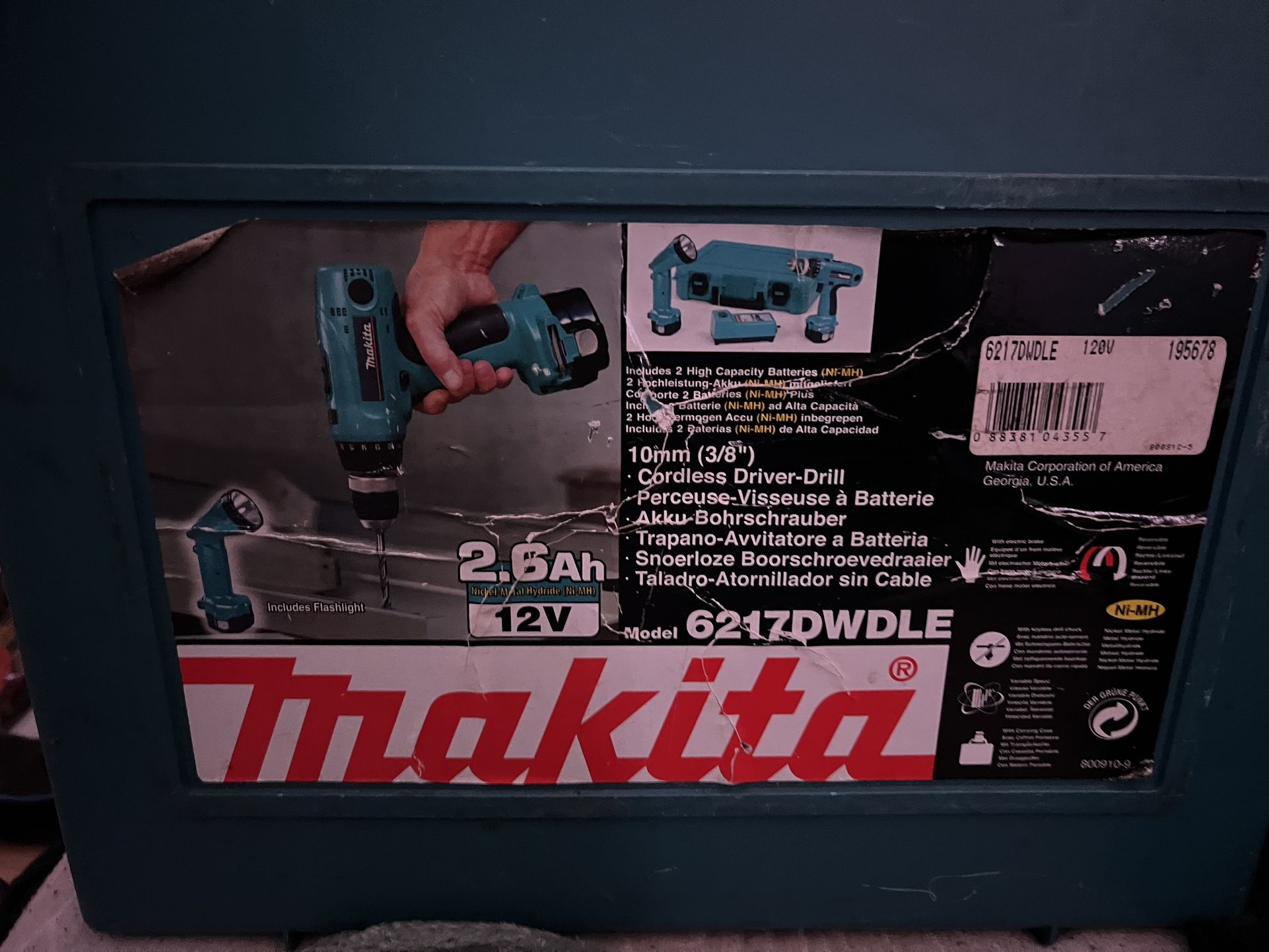 Makita Drill And Light Set