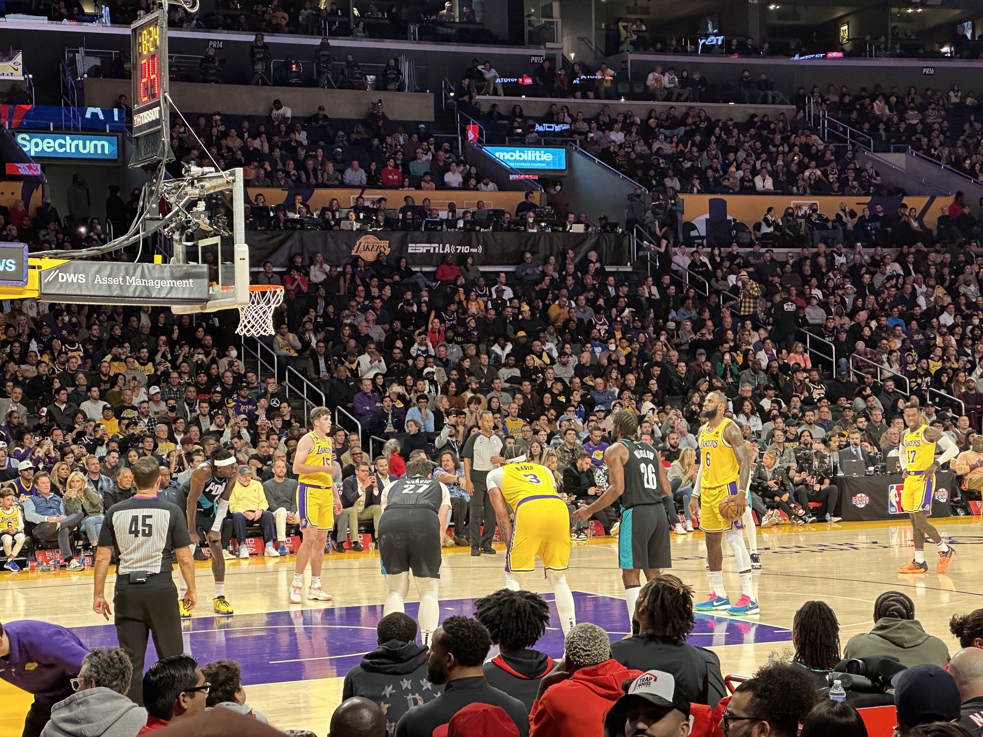 Lakers Season Tickets Floor Seats Section 103 Row 6 All Games