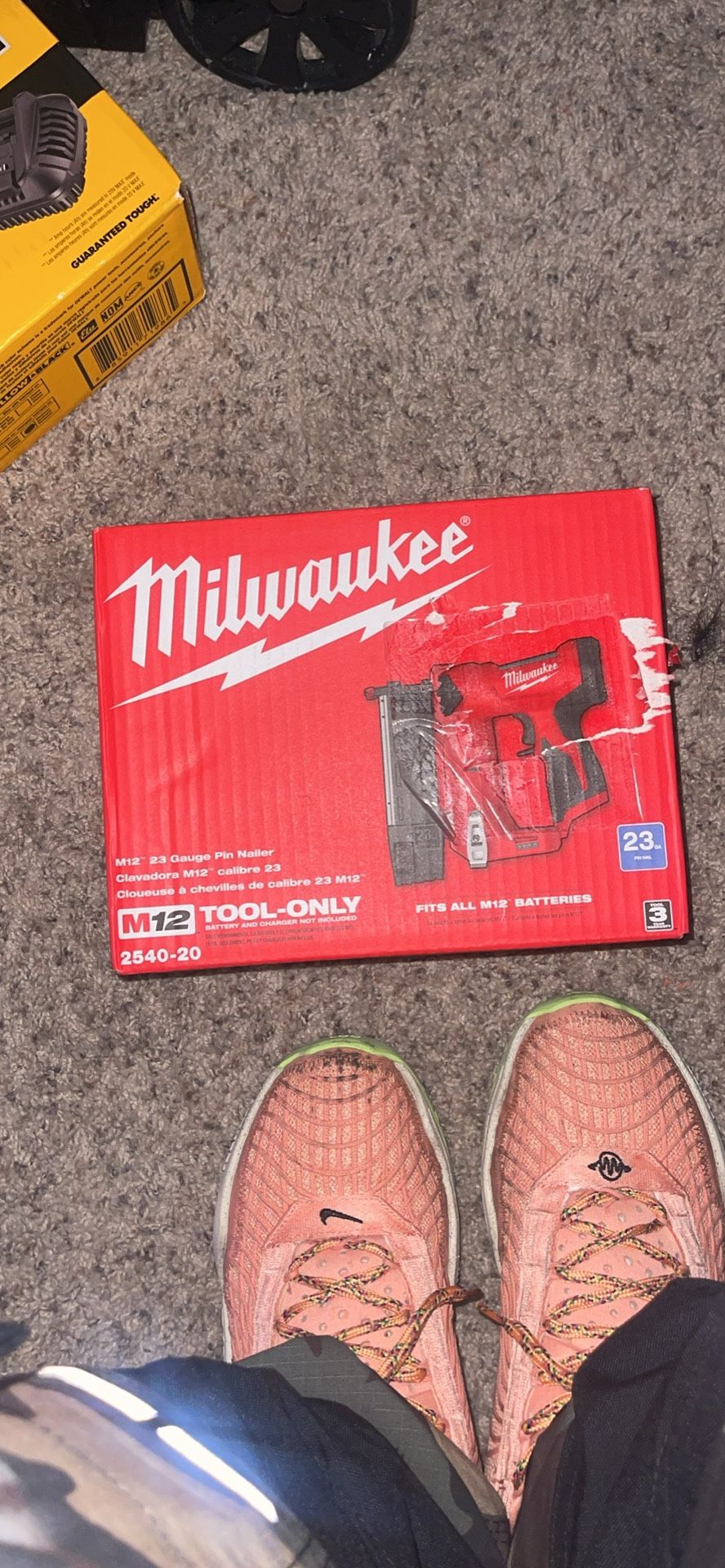 Milwaukee M12 23 Gauge Pin Nailer