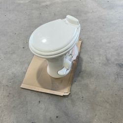 310 Domenech Rv Toilet Used Good Condition