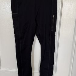 Fabletics Women’s Black Leggings Size: Large (NWT)