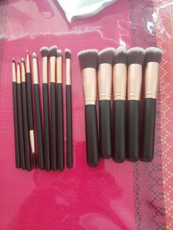 M. Elegancia Makeup Brushes Premium Synthetic Foundation Powder Concealers Eye Shadows Makeup 15 Pcs Brush Set